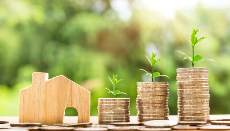 Report finds decline in household income, rise in poverty rate | Monday Morning Coffee