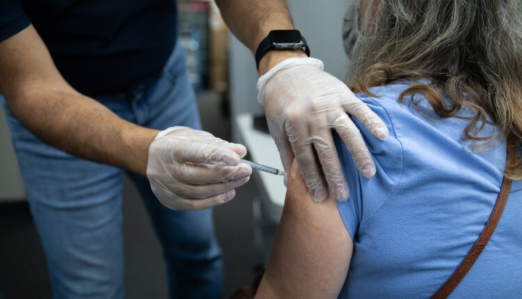 CDC Tells Pharmacies to Give 4th Covid Shots to Immunocompromised Patients